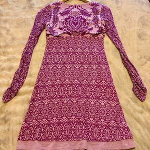 Athleta 3/4 long sleeve dress. Size S. Gently worn. 61% polyester, 39% cotton.